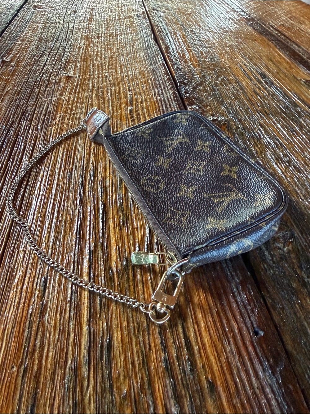 Louis Vuitton Monogram Mini Pochette